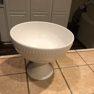 Elegant White Pedestal Bowl